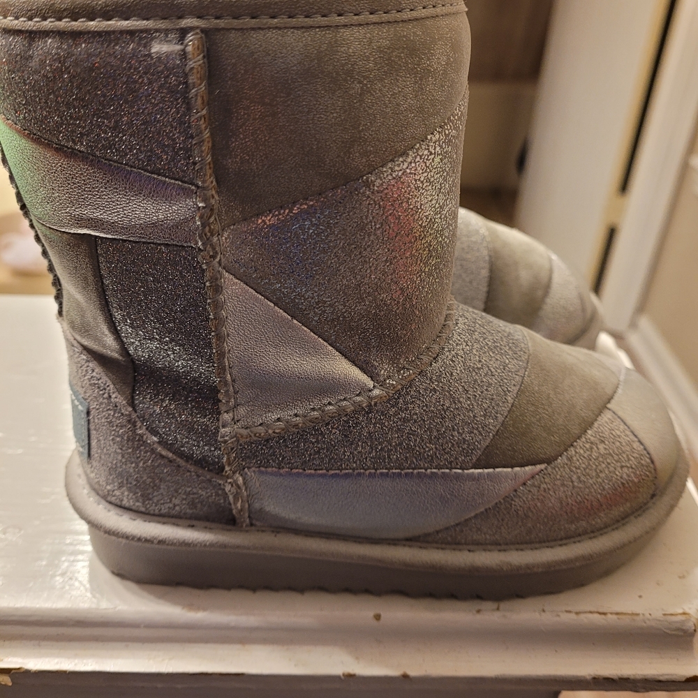 Uggs - Picture 3 of 5
